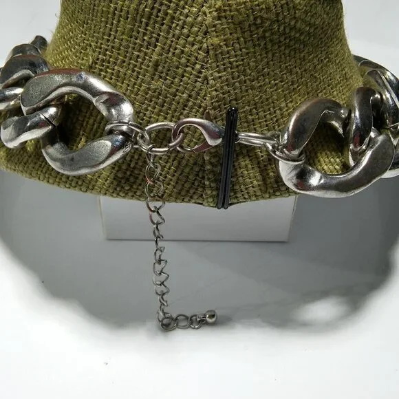 Women`s huge silver tone link statement necklace. - Picture 2 of 2